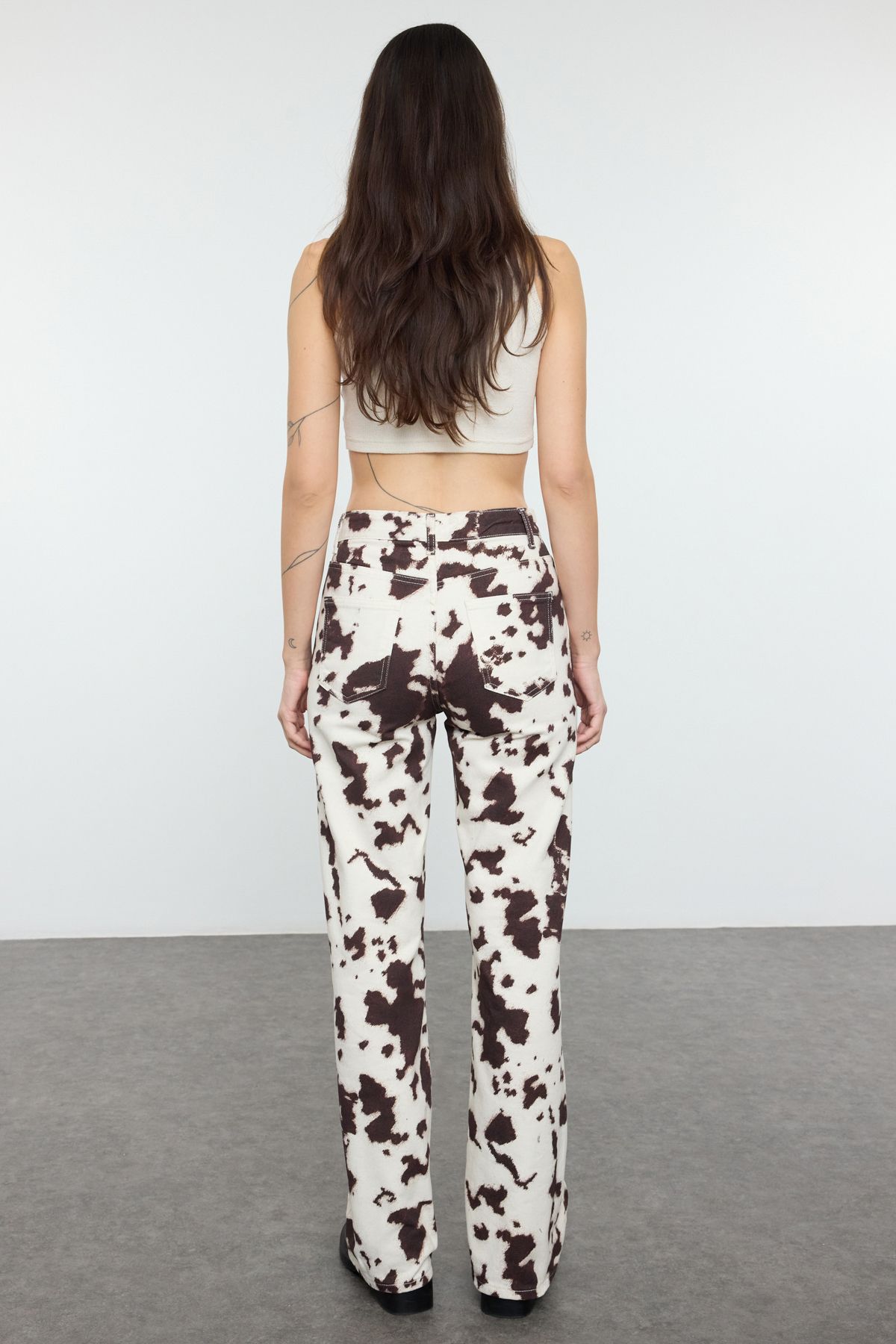 Trendyol Collection-Multicolor Cow Pattern High Waist Wide Leg Jeans Twoaw25Je00382 5
