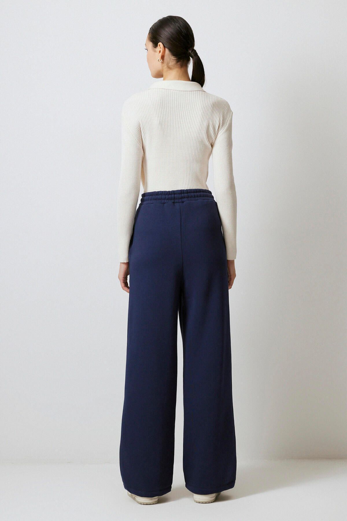 Touché Privé-Sharton Knitted Pant with Elastic Waist 4