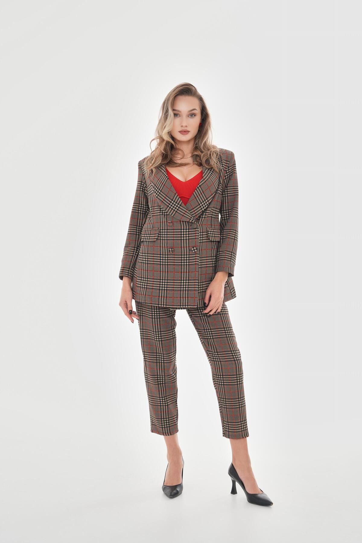 VAPUR TEKSTİL-Plaid Blazer Jacket with Padded Shoulders and Snaps on the Front - Red 4