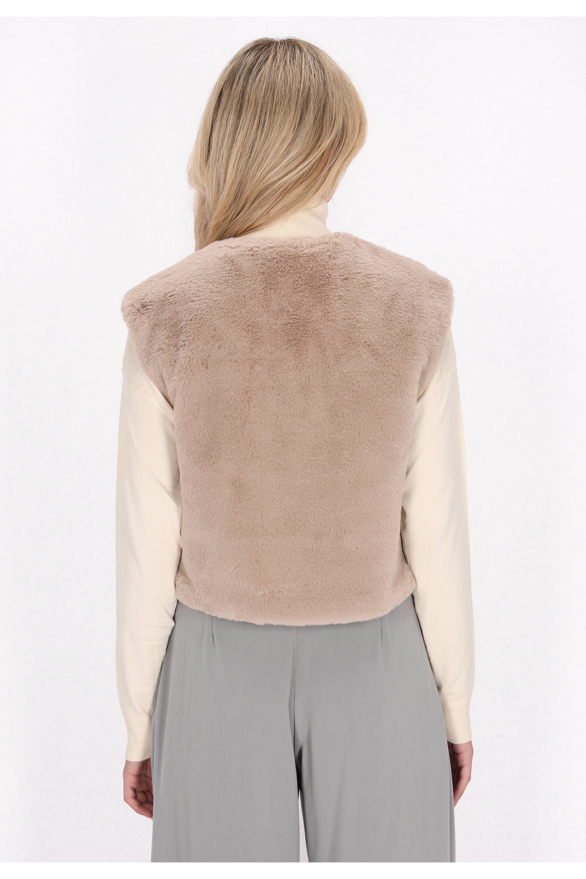 usha white label-vest 4