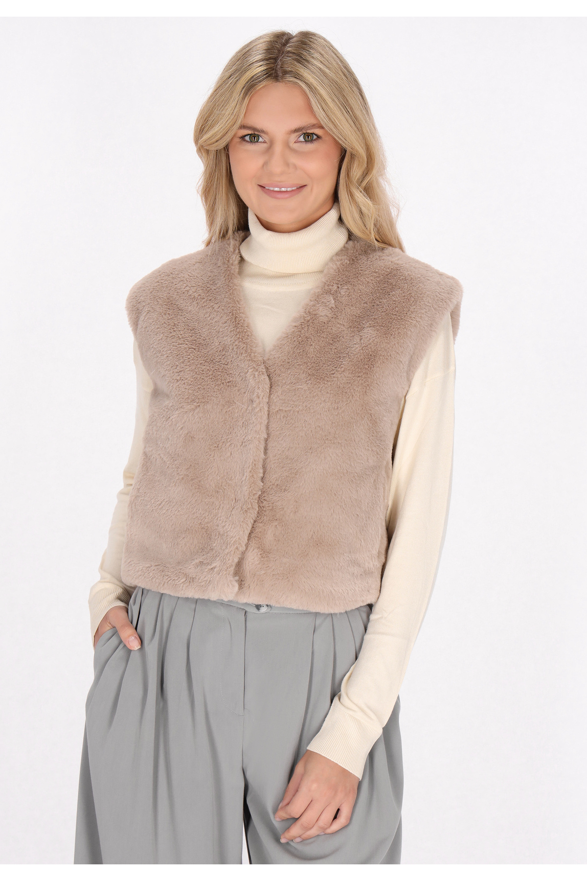 usha white label-vest 3