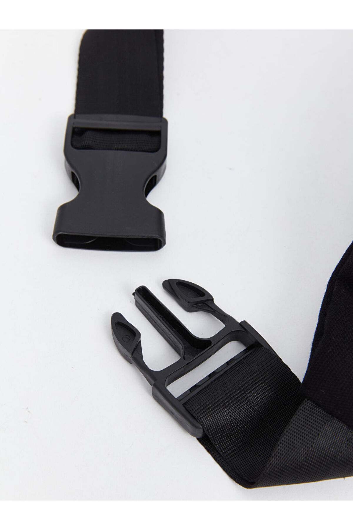 LC Waikiki LCW ACCESSORIES Siyah Baskılı Erkek Göğüs Çantası görsel 5