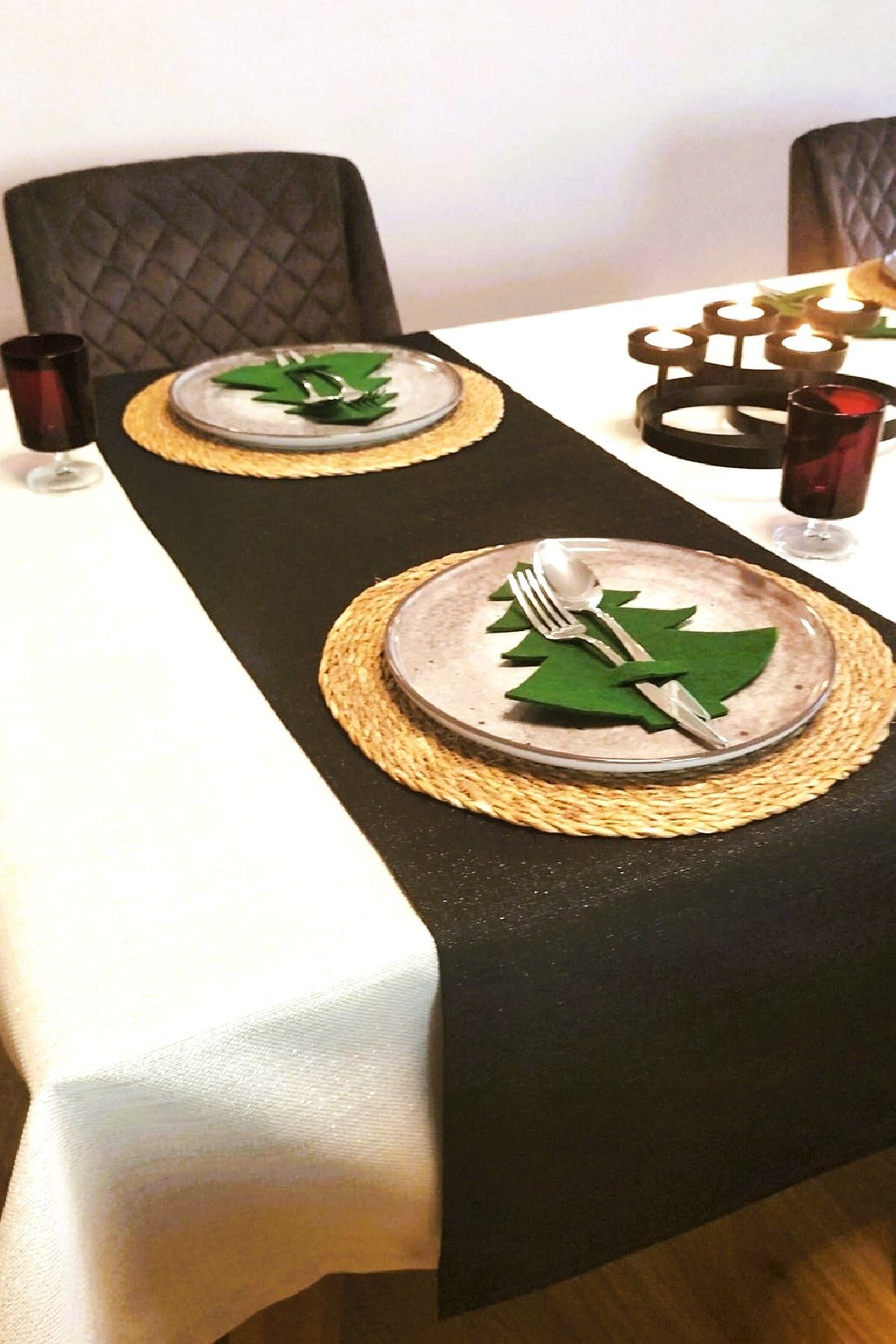 Elioure Şık Simli Keten Runner 40x155 Siyah, Evinize Zarafet Katacak.