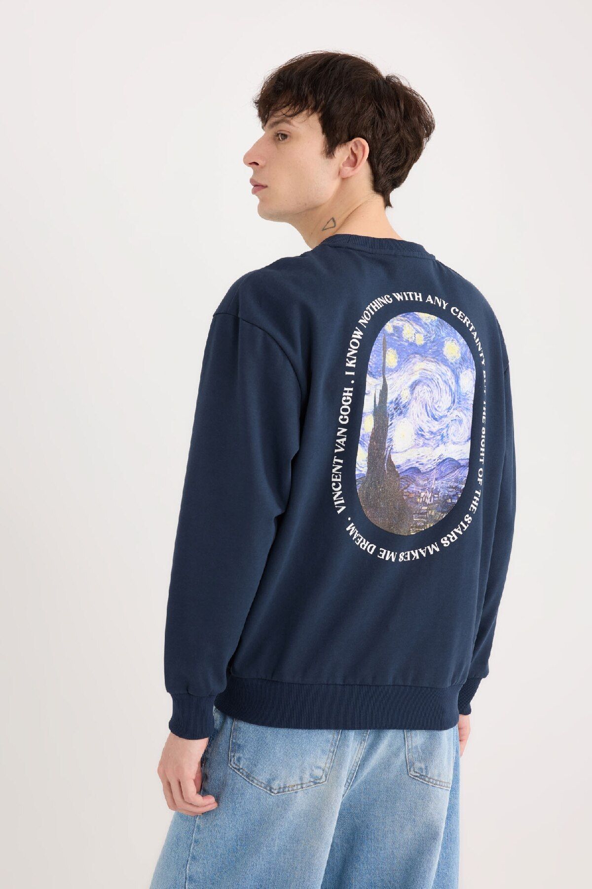 DeFacto-Van Gogh Boxy Fit Crew Neck Back Printed Sweatshirt E3203Ax24Wn 1