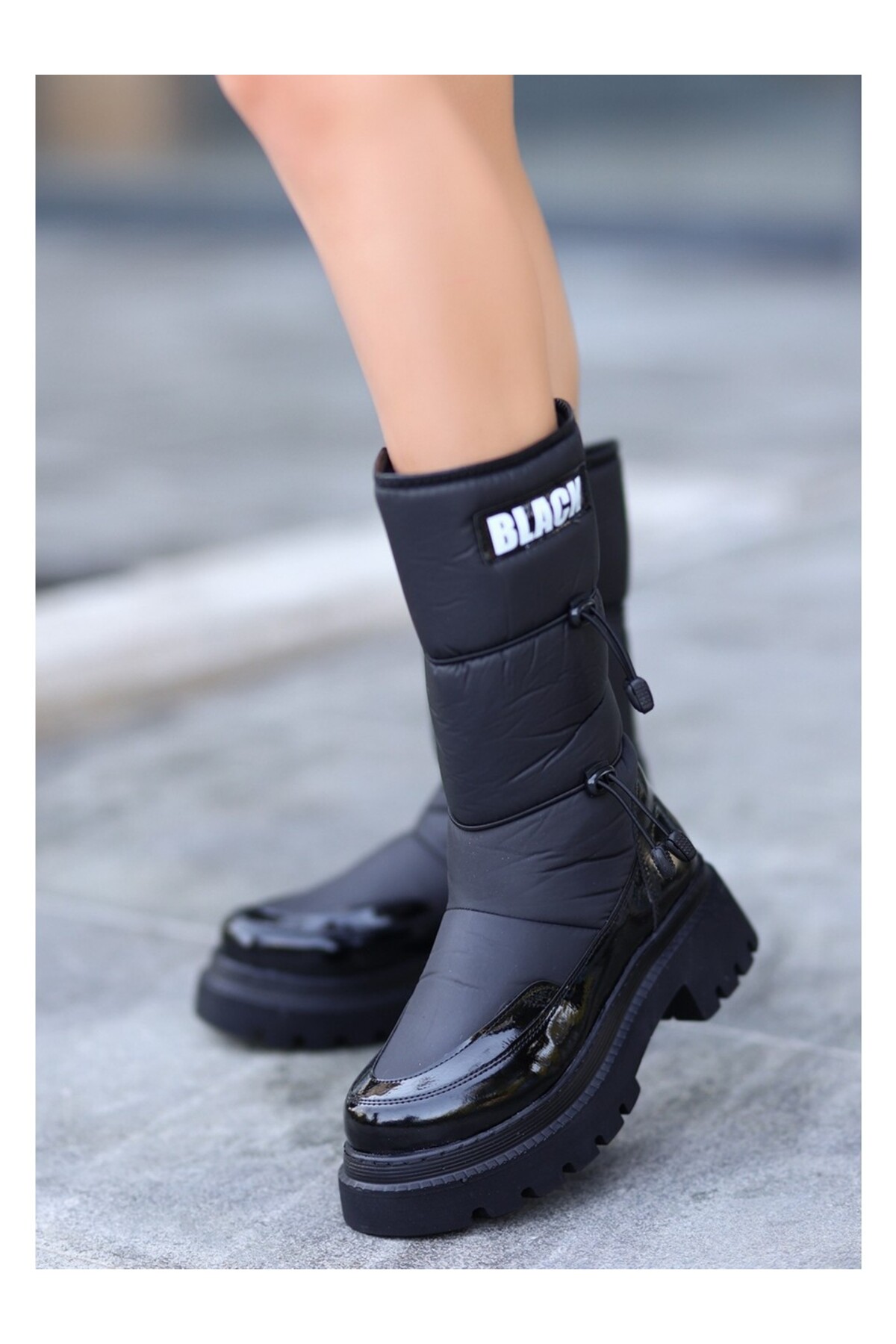 Siyah Rugan Kadın Kar Botu