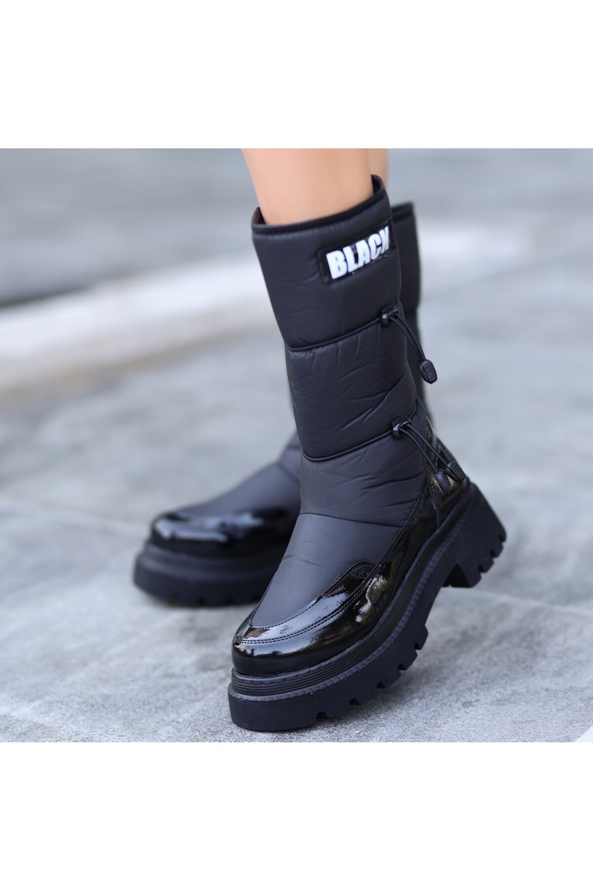 Siyah Rugan Kadın Kar Botu