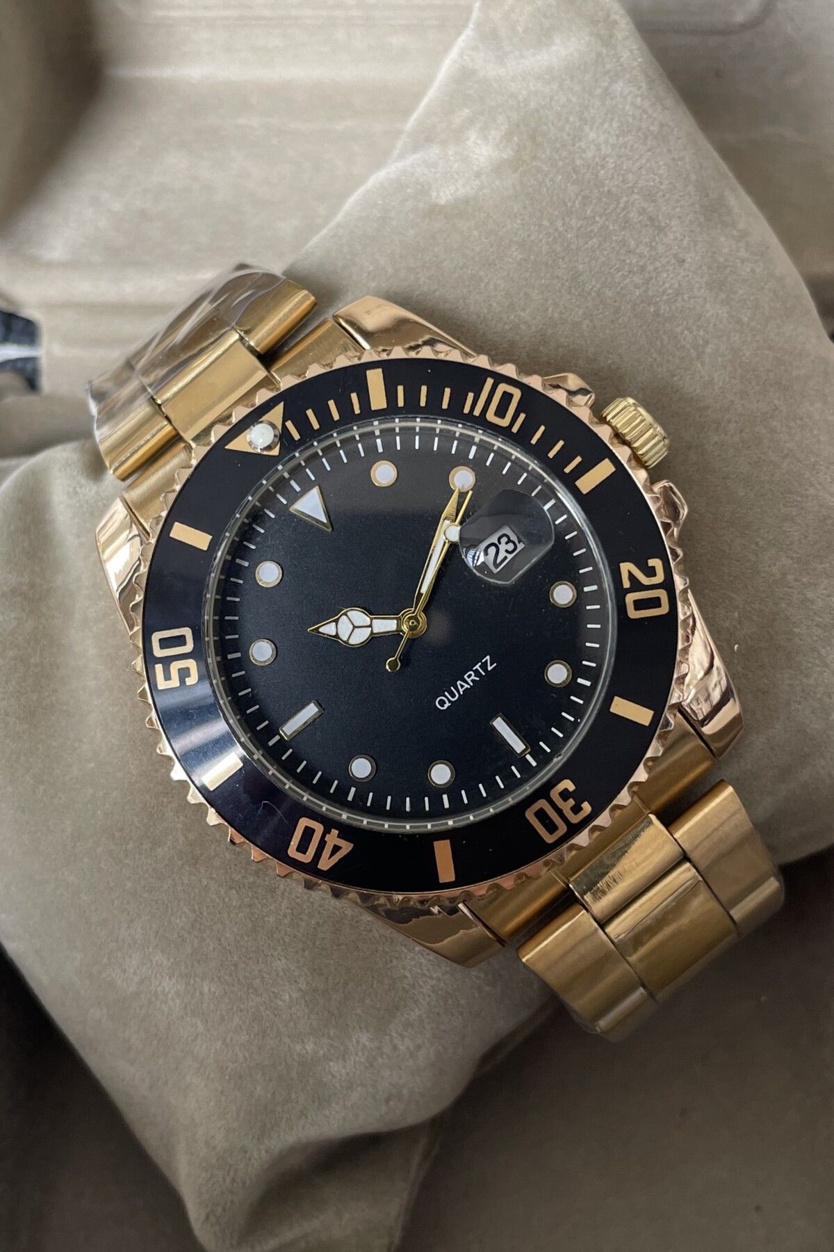 Leerybee-The Icon of Charisma: Distinguished Clocks for Men 2