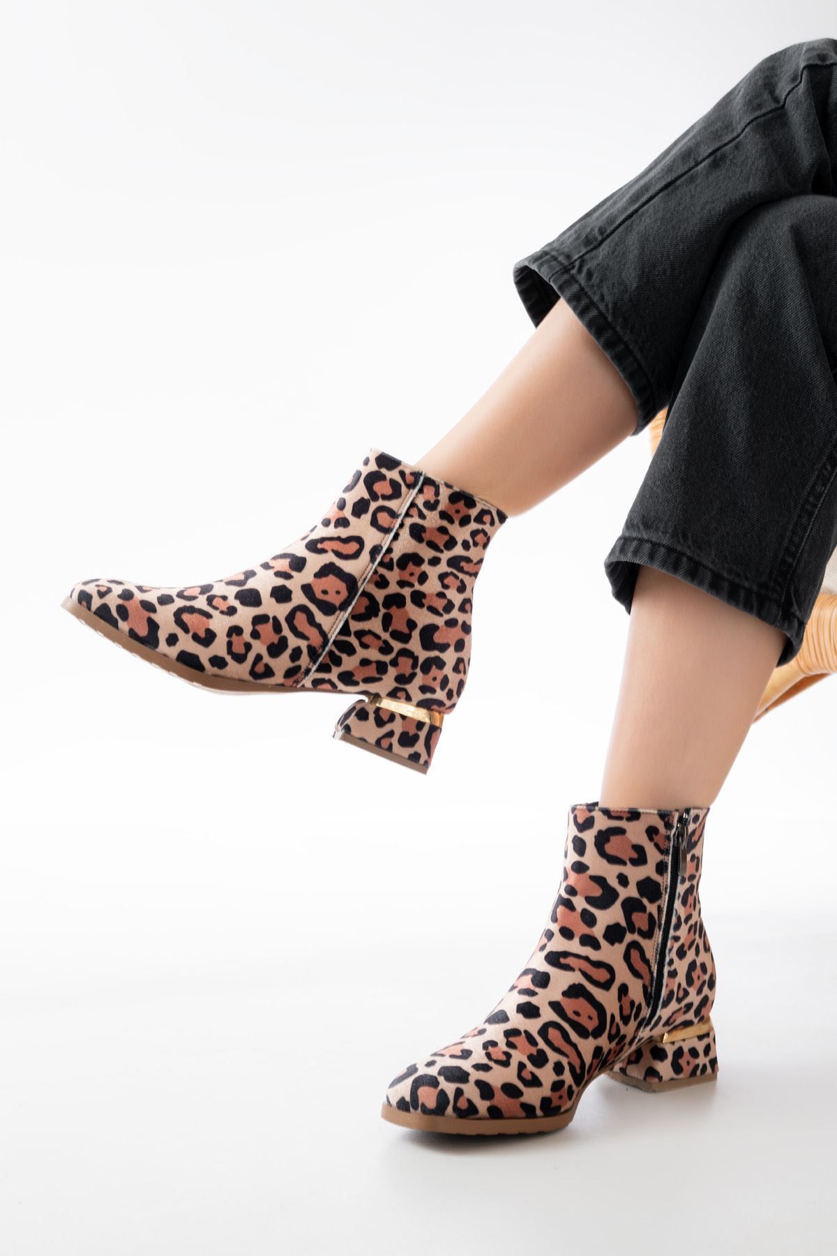 ASFSTORE RM-500 Leopar Topuklu Fermuarlı Günlük Kadın Bot