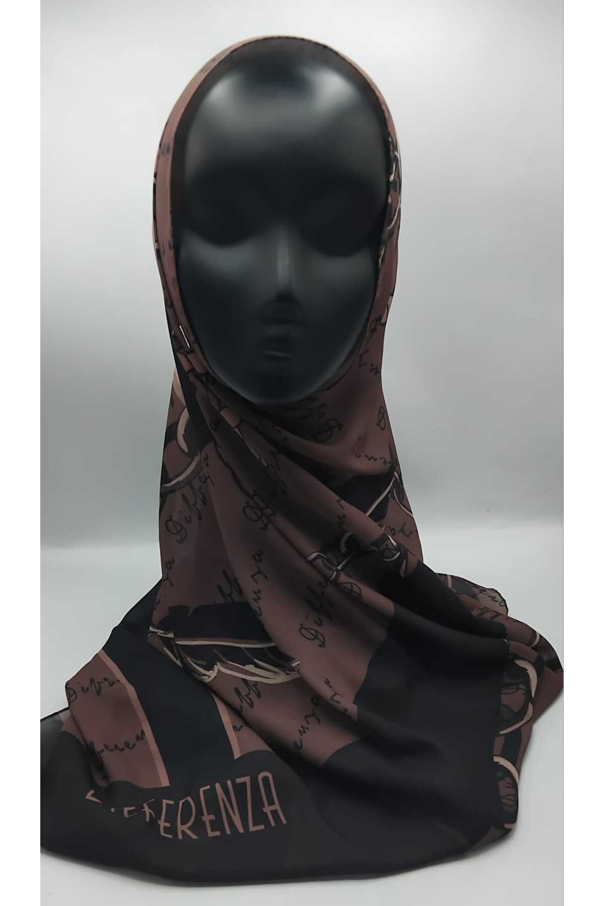 Differenza-Black Chain Patterned Shawl 2