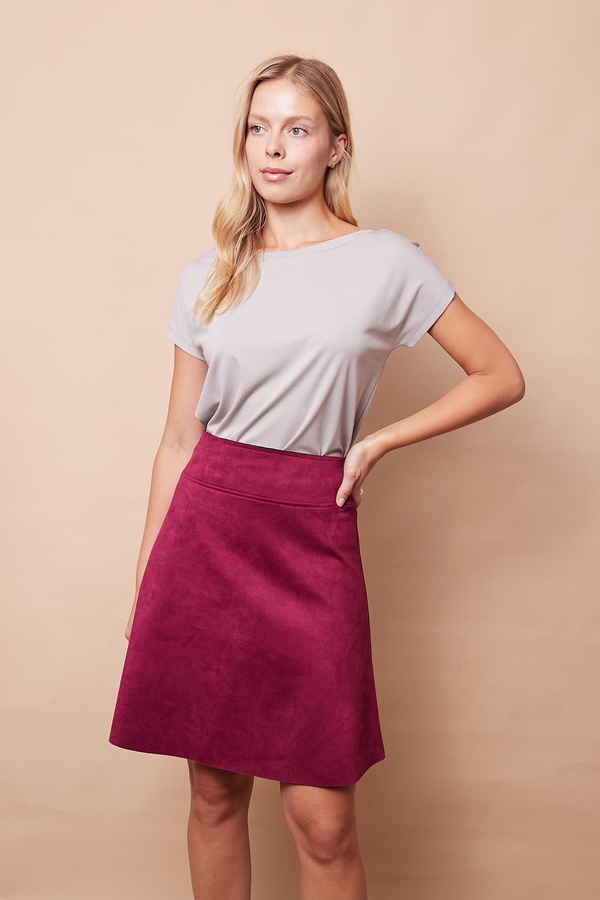 Jument-Lightweight Lycra Suede Fabric High Waist Above Knee Short Kilos Skirt-Burgundy 6