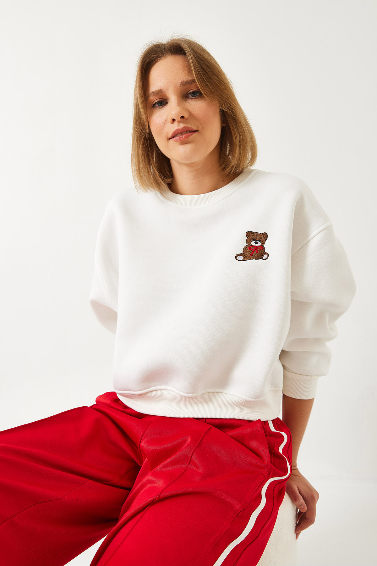 LUCCI Embroidered Crop Sweatshirt with Bow 4