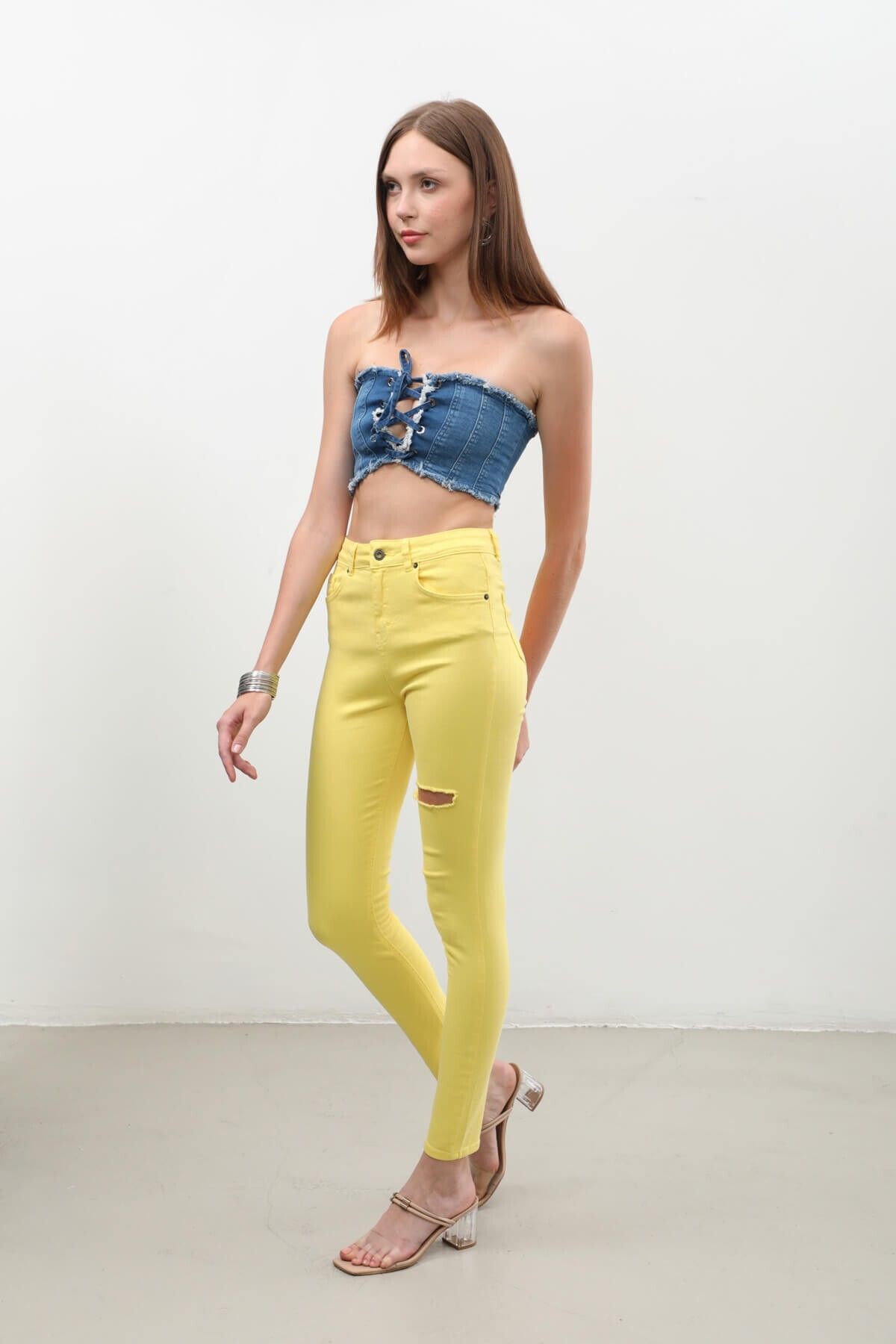 Bluewhite-Women's Ripped Detailed Jean Trousers Yellow 3