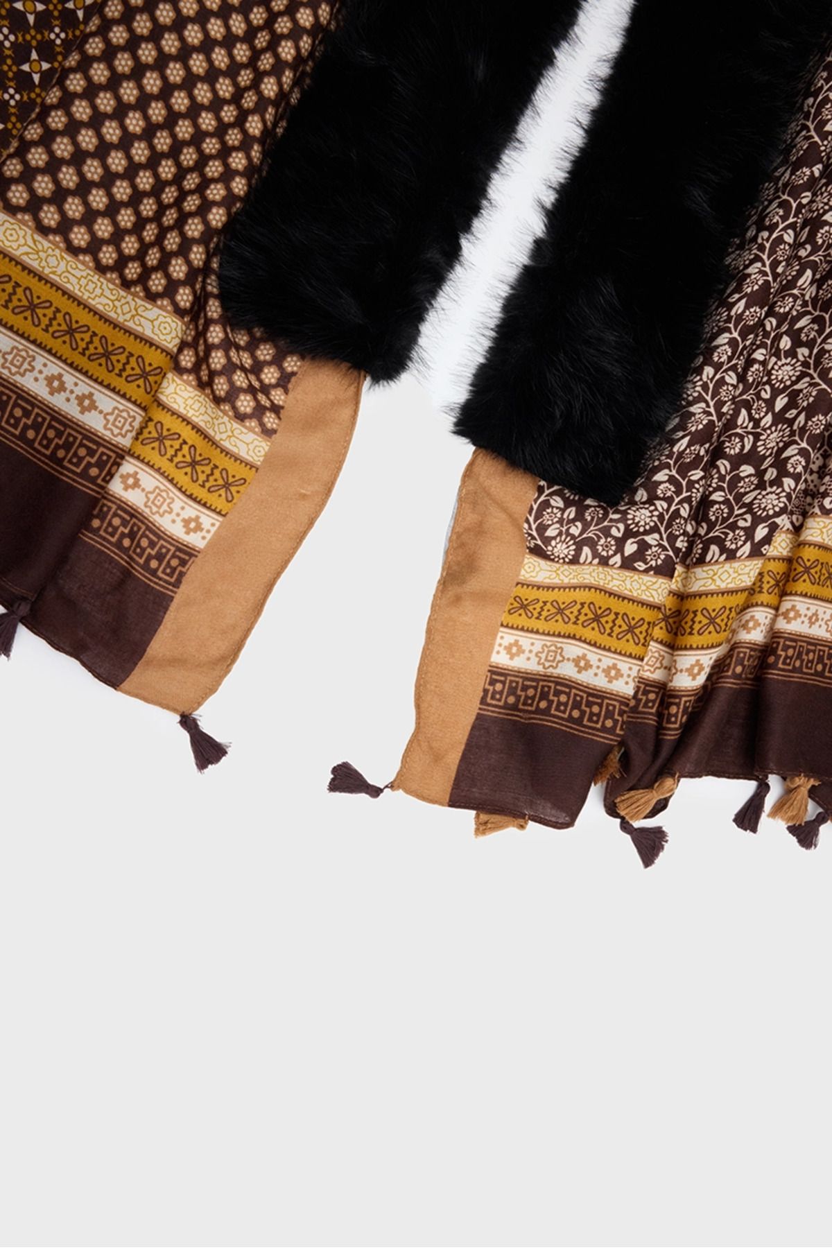 Gusto-Camel Patterned Sheepskin Shawl 4