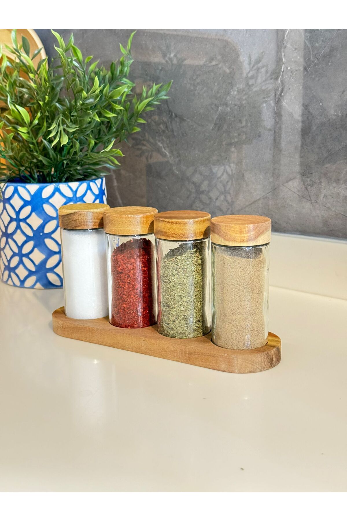 Janset-4-Piece Glass Spice Rack with Acacia Lid Stand\Spice Label Gift 2