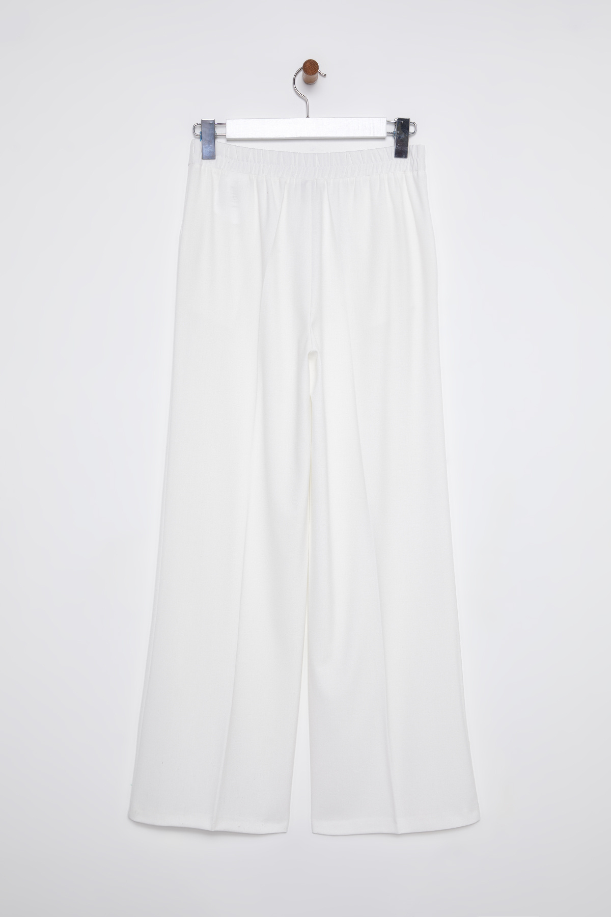 Trendyol Collection-Weiße Hose mit weitem Bein und niedriger Taille – elastischer Rücken, TWOSS25PL00021 6