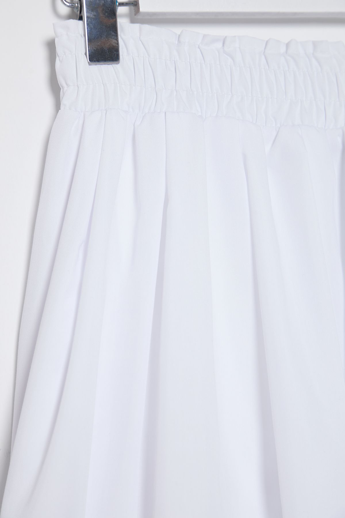 Trendyol Collection-Bílá rozšířená Maxi elastická sukně Twoss25Et00017 9