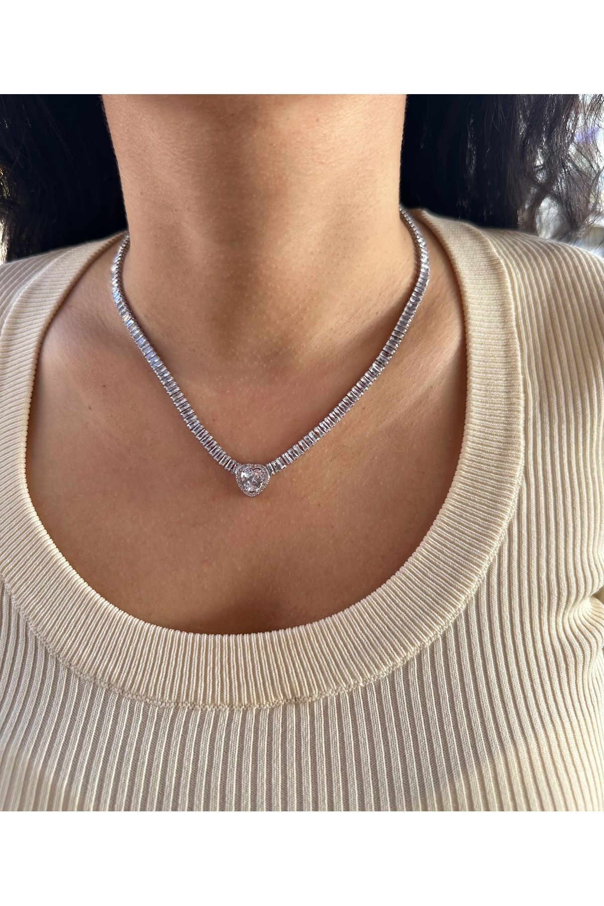 Lita Kalp Detaylı Taşlı Silver Kolye