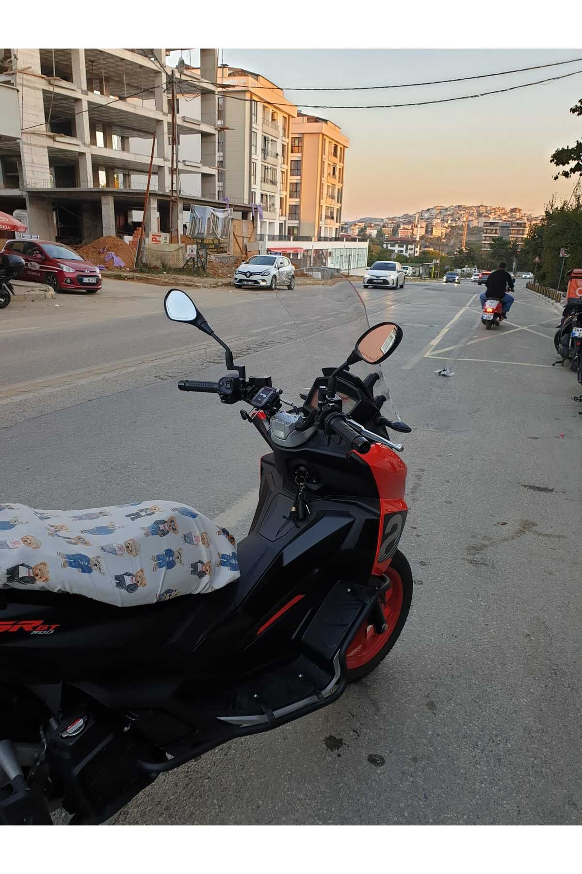 Aprilia SR GT 200 Siperlik Ön Cam 2021-2025 Model 58cm Şeffaf Renkli 4mm