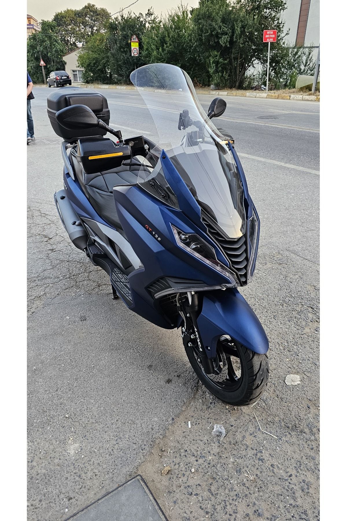 Arora GT 125 250 Siperlik Ön Cam 2023-2025 Model 83cm Şeffaf Renkli 4mm UZUN CAM