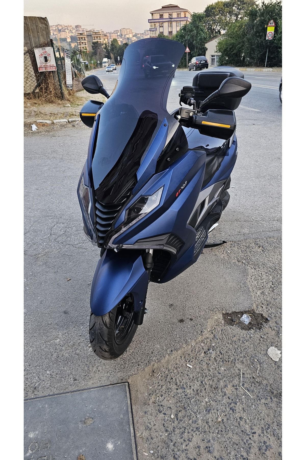 Arora GT 125 250 Siperlik Ön Cam 2023-2025 Model 83cm Siyah Renkli 4mm UZUN CAM