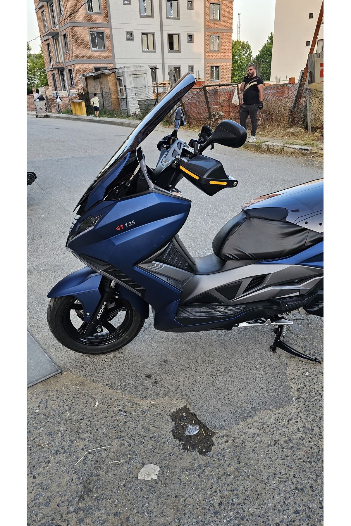 Arora GT 125 250 Siperlik Ön Cam 2023-2025 Model 83cm Siyah Renkli 4mm UZUN CAM