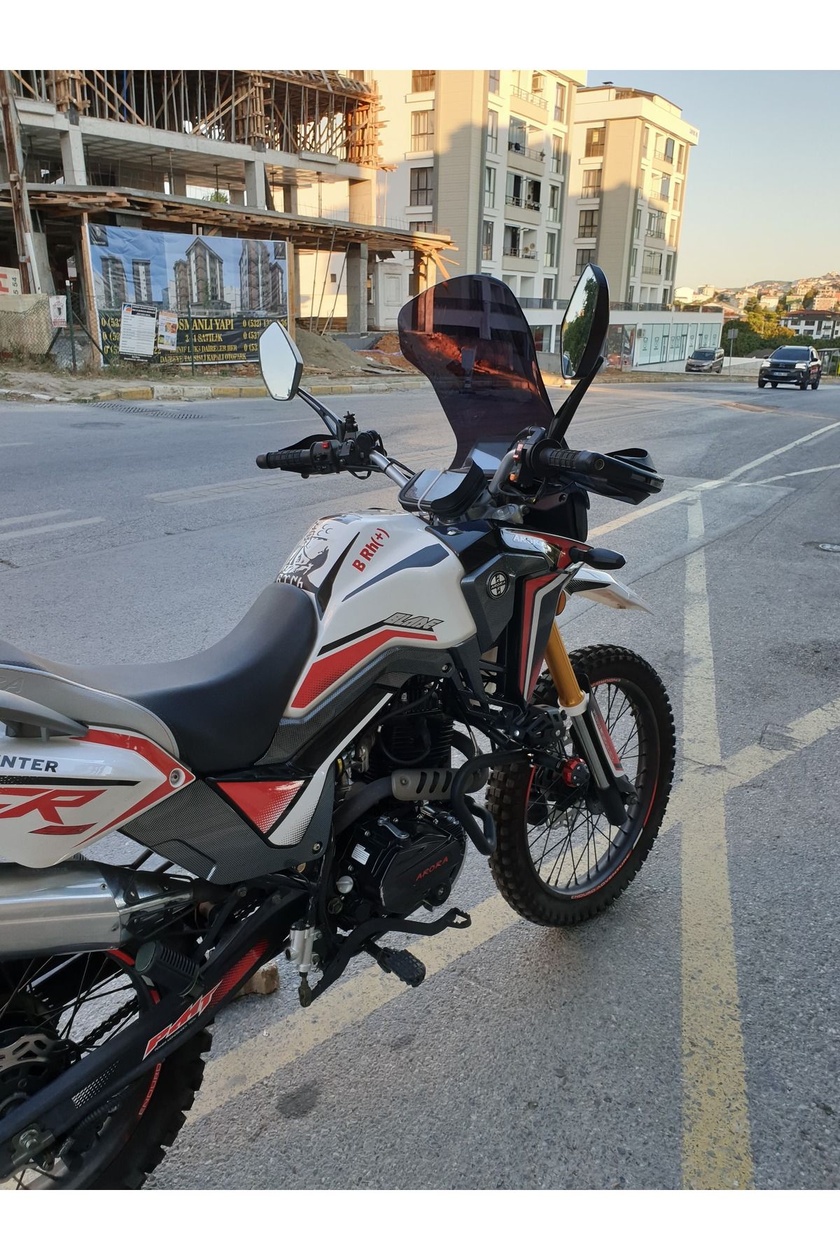 Arora CR 250 Siperlik Ön Cam 2025 Model 55cm Siyah Renkli 4mm