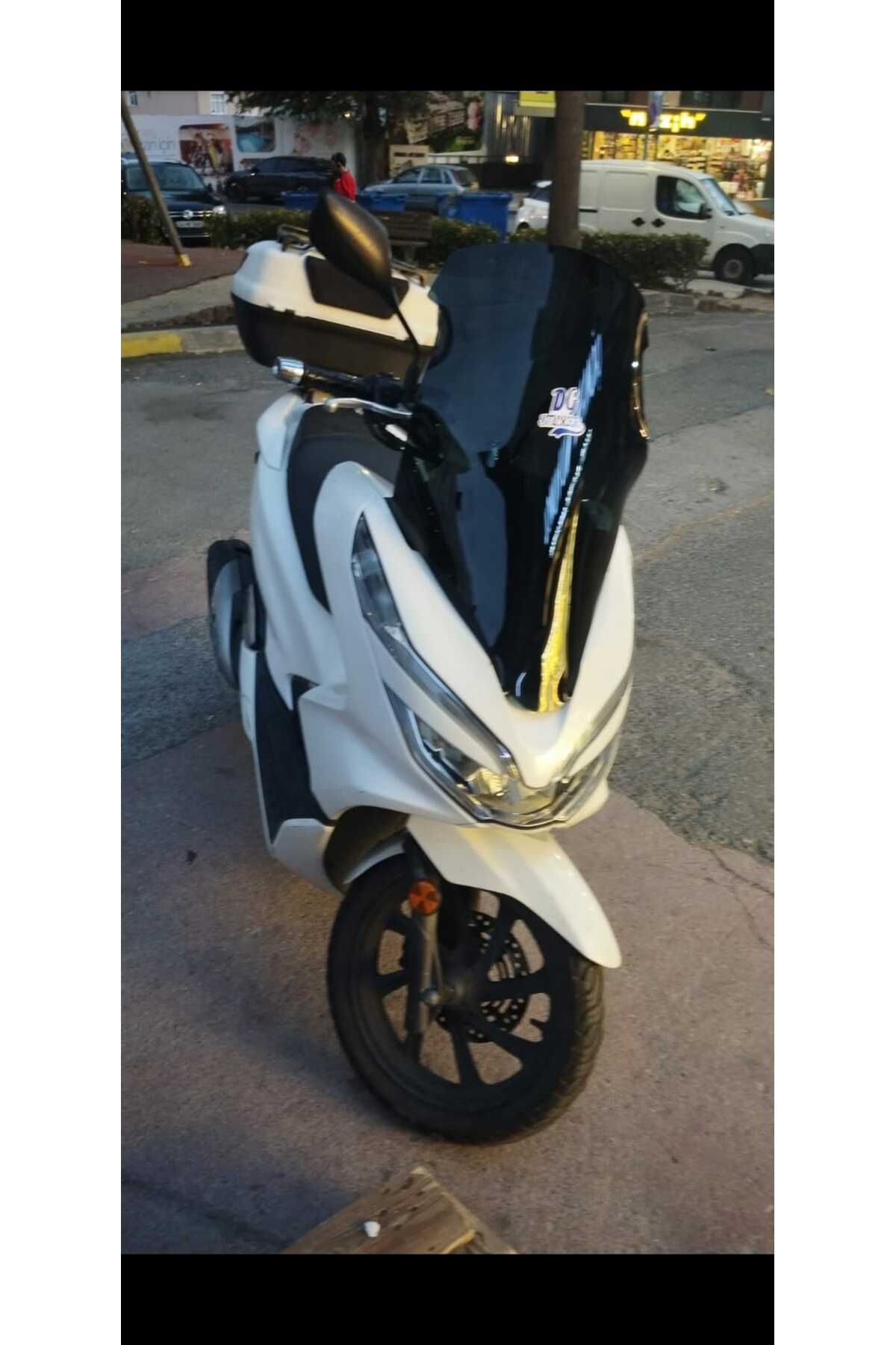 Honda Pcx Siperlik Ön Cam 2018 2020 Model 65cm Siyah Renkli 4mm ORTA BOYLU CAM