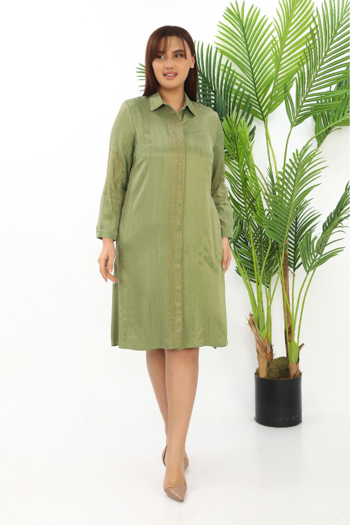 Rina Line-Stone Embroidered Medusa Motif Flush Viscose Dress 1