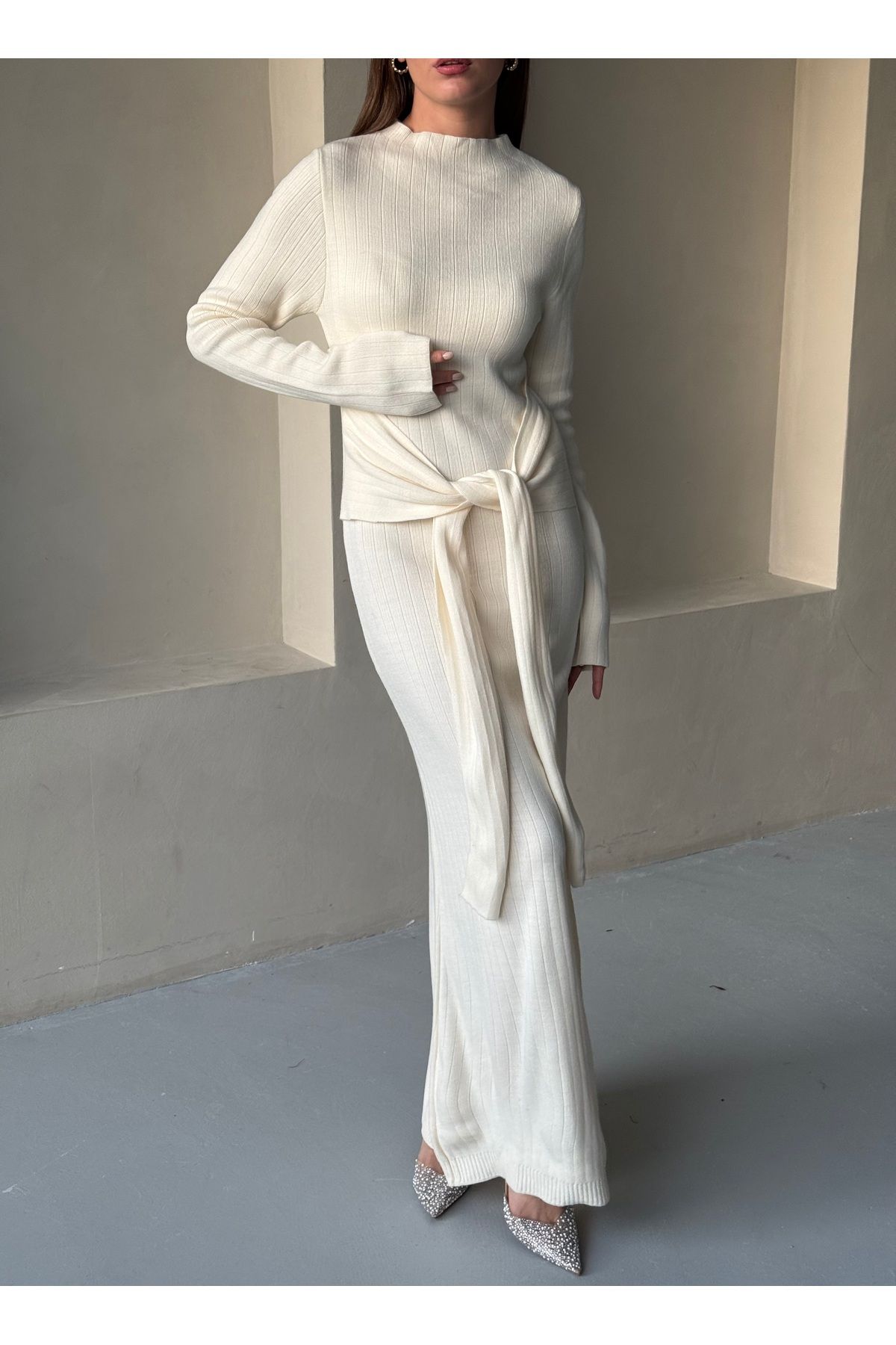Laluvia-Ecrufarbenes, langes Kleid mit Schnürung vorne – 7177 5