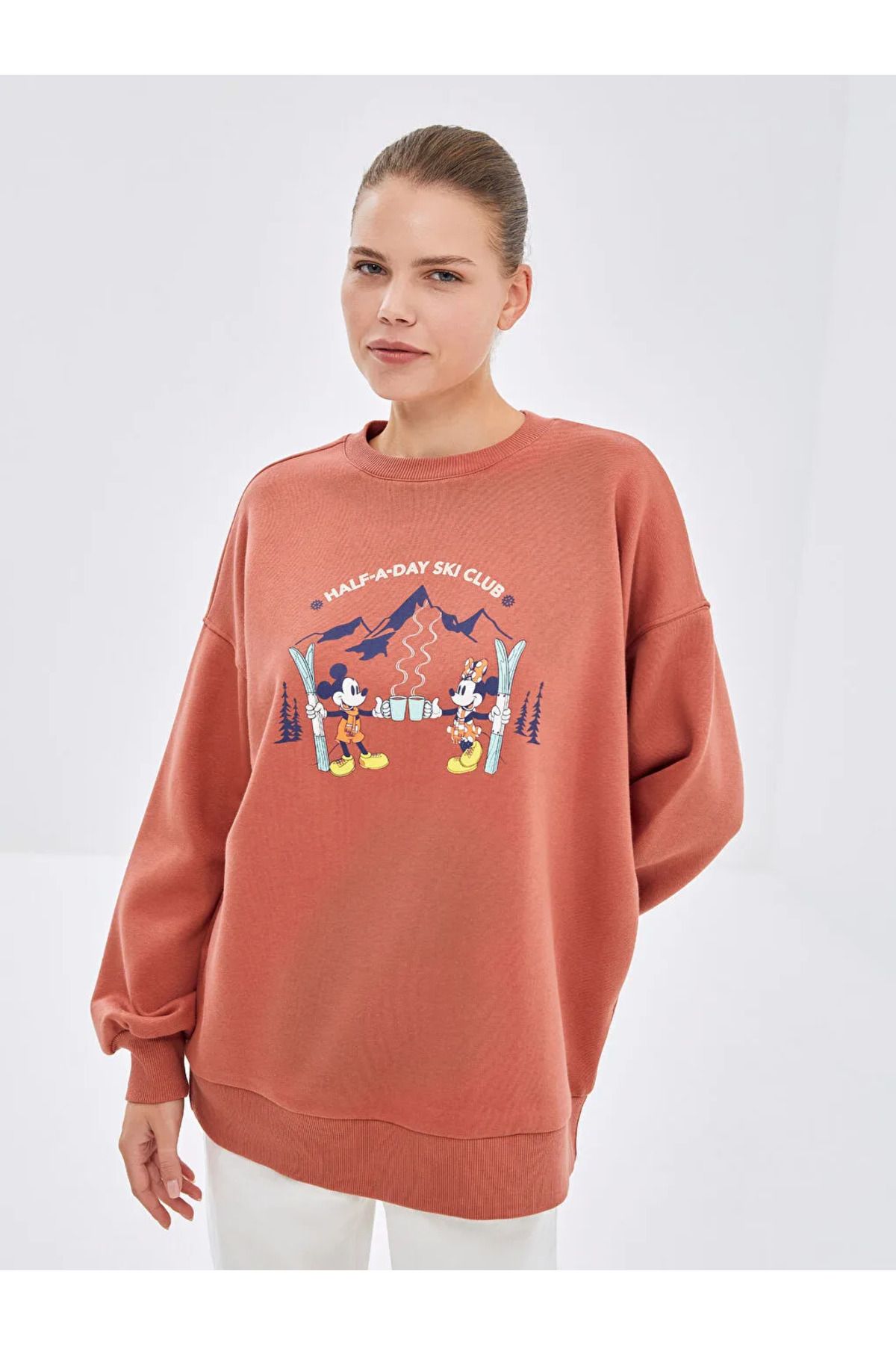 LC Waikiki-Lcw Modest Brown Crew Neck Mickey Mouse Printed Oversize Women's Thick Sweatshirt 1