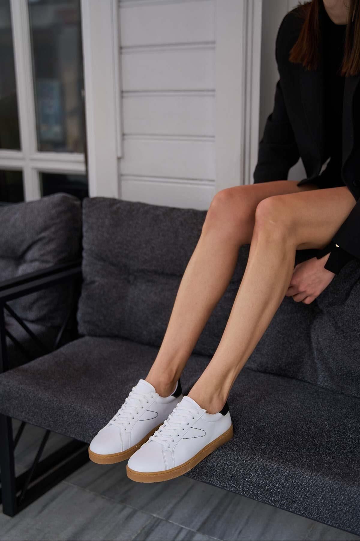 Madamra-Biało-czarne damskie buty sportowe z podeszwą retro 5