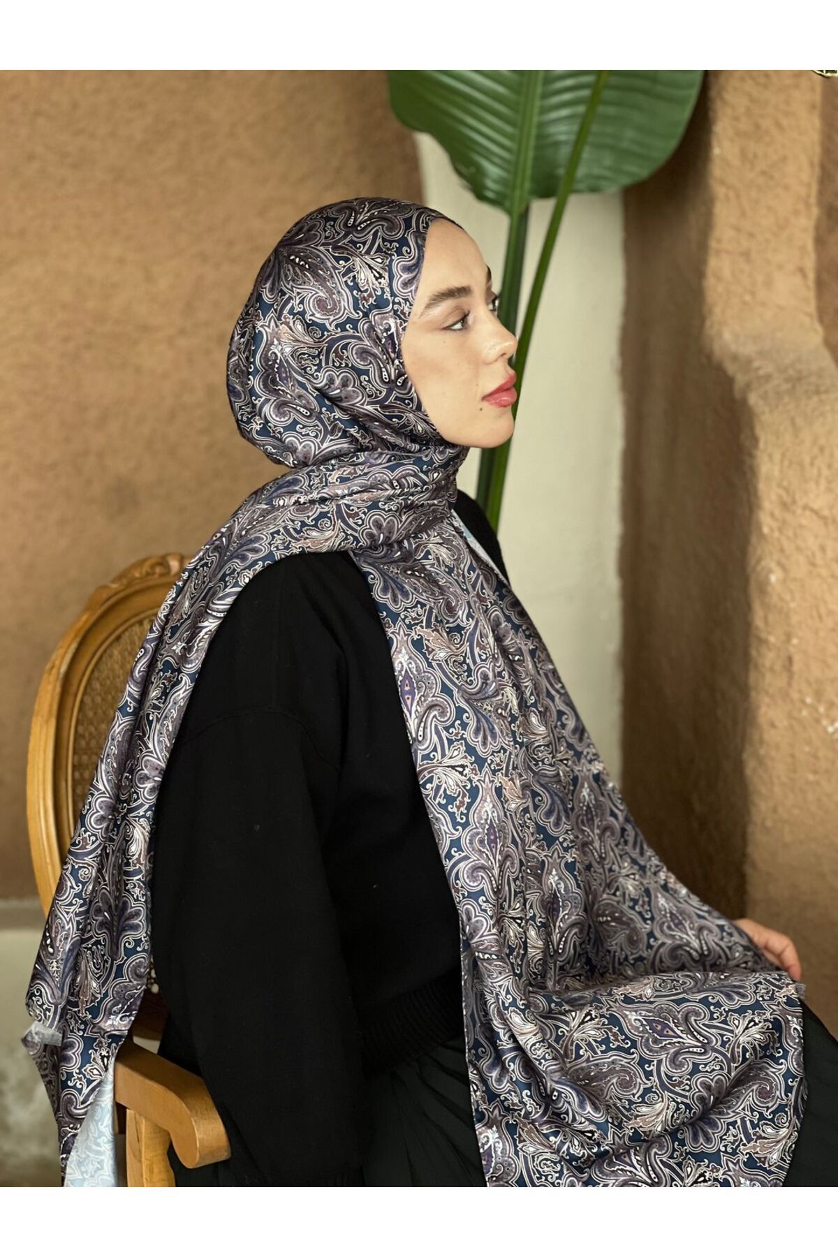 Modakaşmir-Silky Shawl with Persian Pattern 1