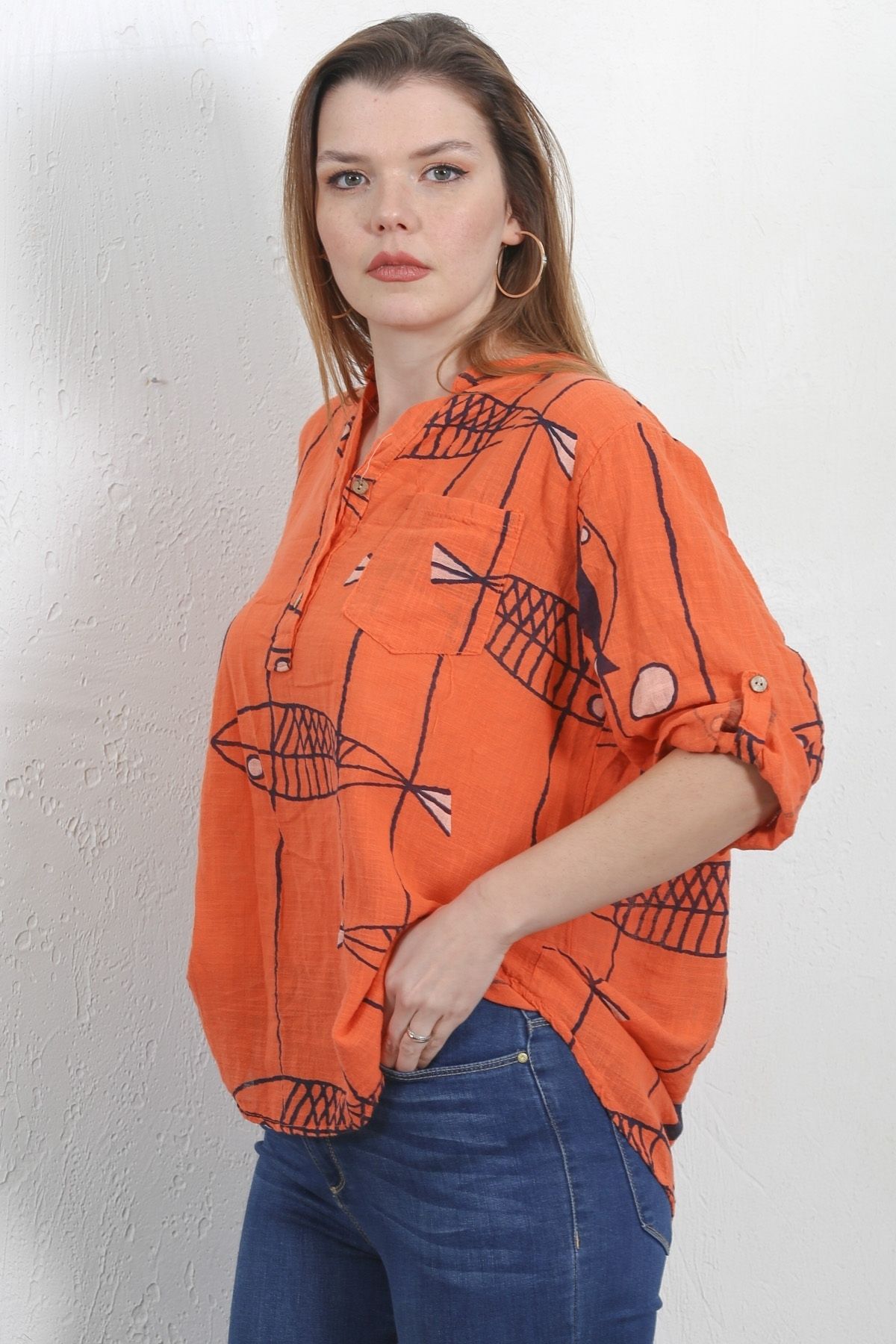 Chiccy-Italian Orange - Linen Oversize Blouse with 3/4 Sleeve and Buttoned Prevailing Neckline 4