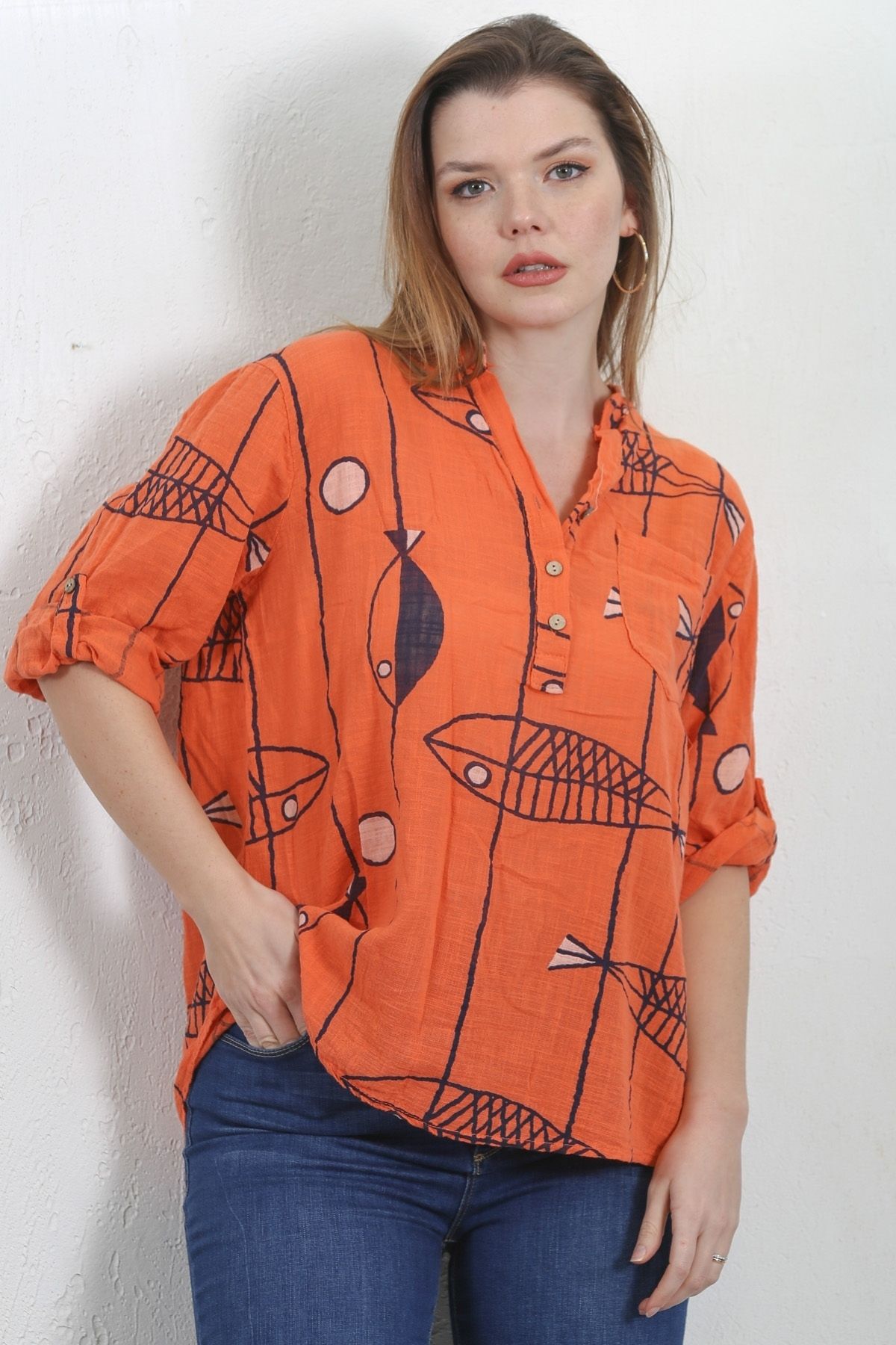 Chiccy-Italian Orange - Linen Oversize Blouse with 3/4 Sleeve and Buttoned Prevailing Neckline 1