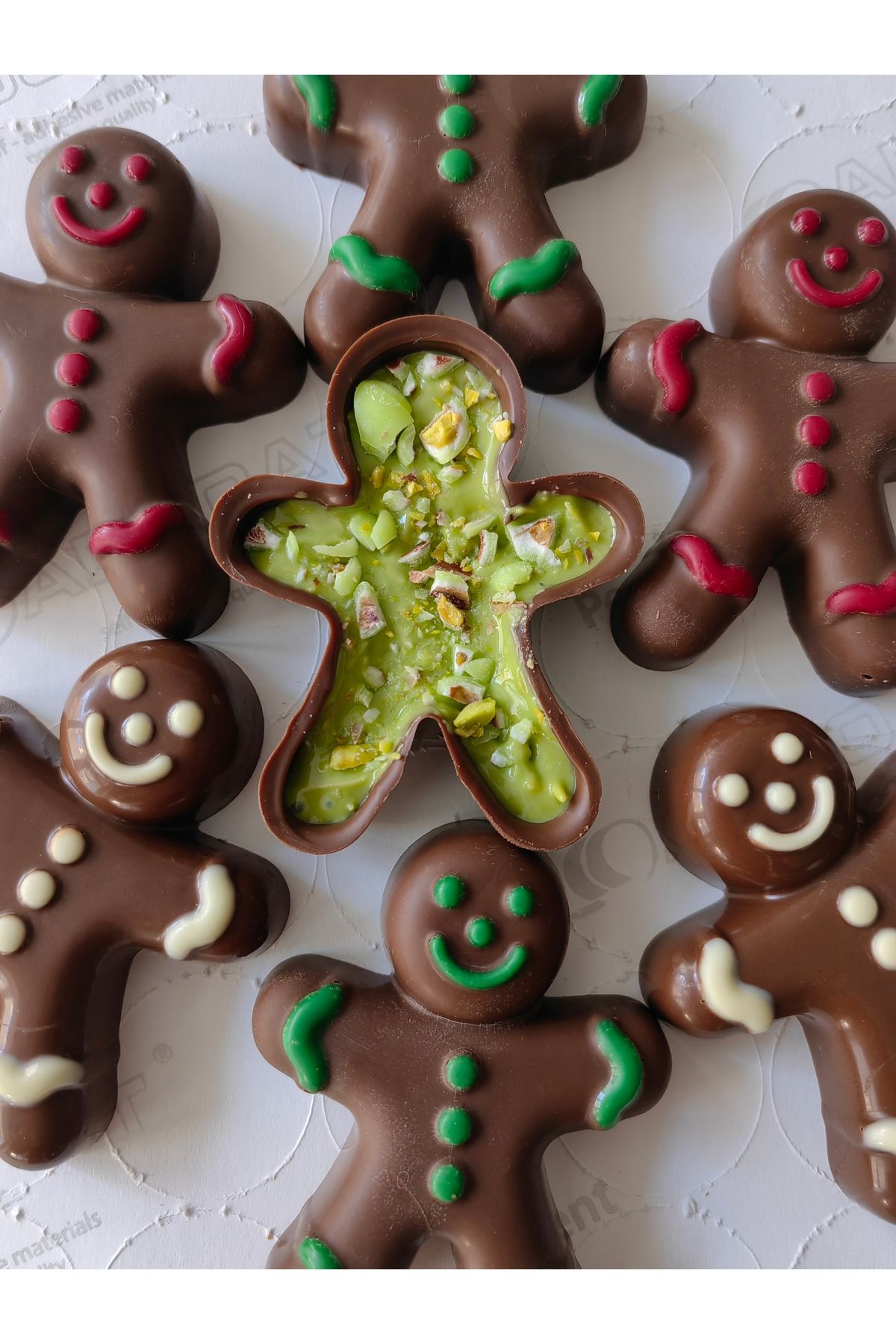 Callebaut Ginger Man Dubai Çikolatası, Fıstıklı Kadayıf Dolgulu El Yapımı Belçika Çikolatası