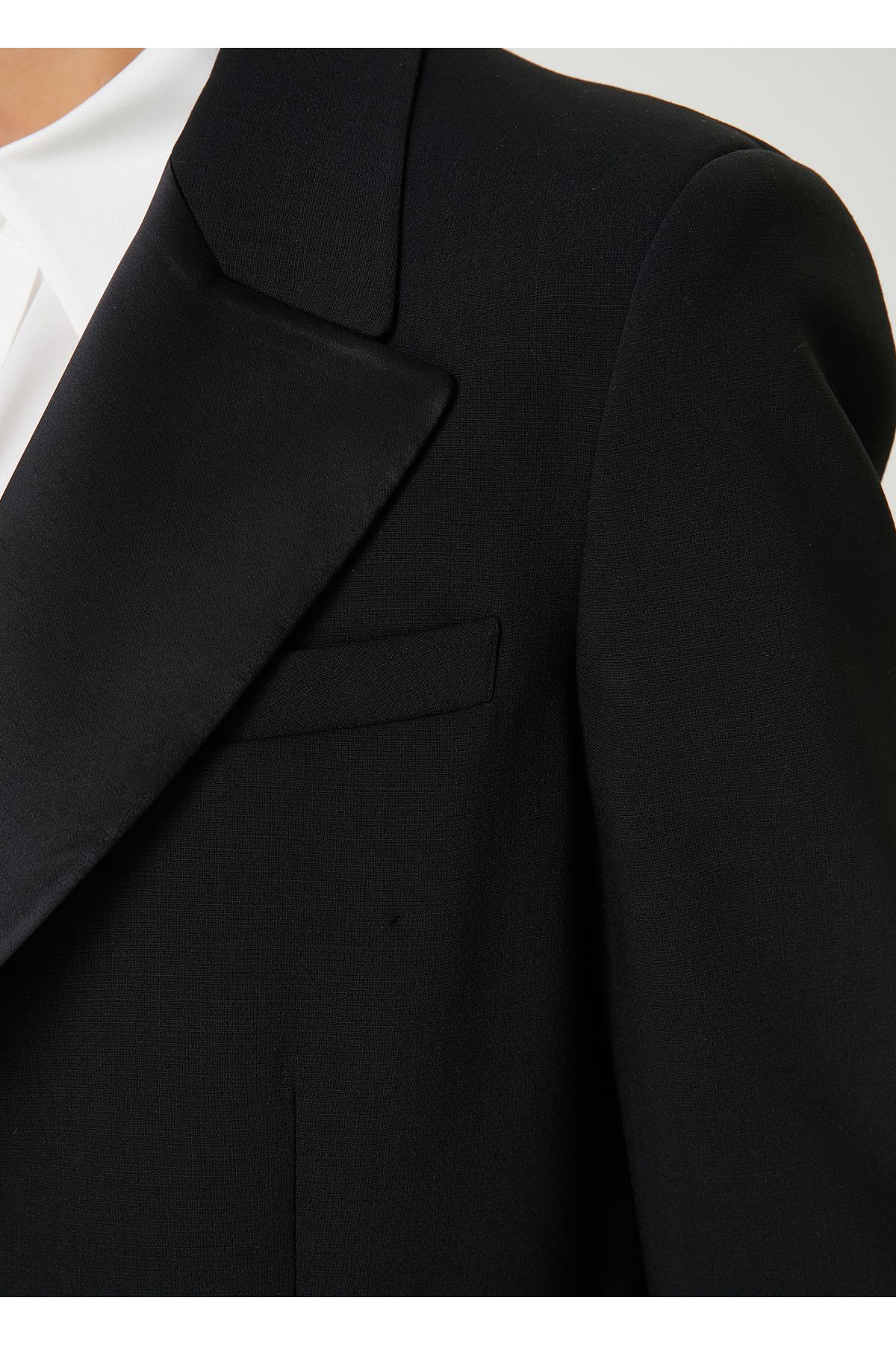 Academia-Black Satin Collar Tuxedo Jacket Size: 40 6