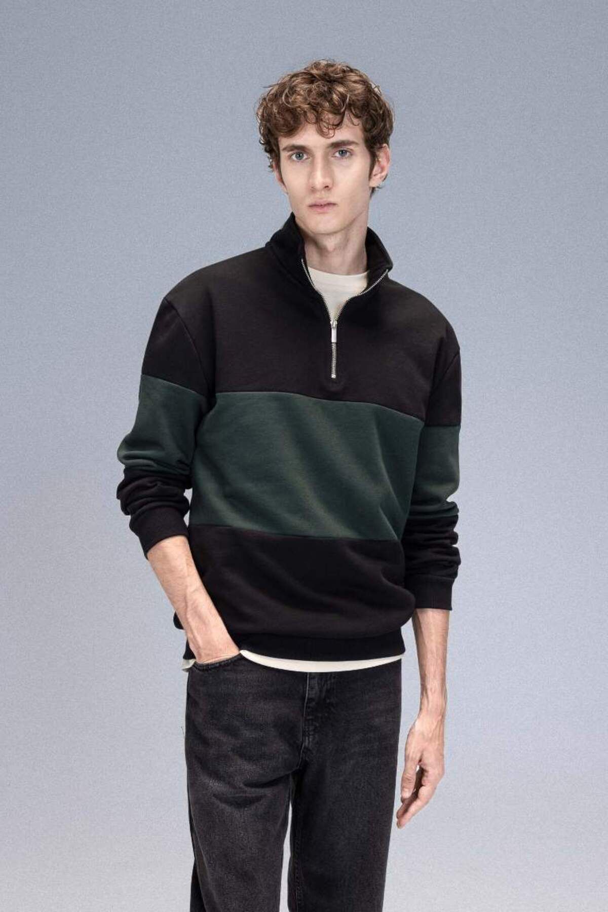 DeFacto Yeni Sezon Comfort Regular Fit Rahat Kalıp Dik Yaka Fermuarlı Çizgili Kalın Sweatshirt