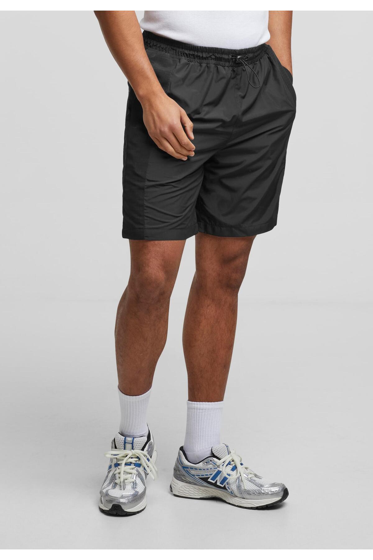 complete the look image