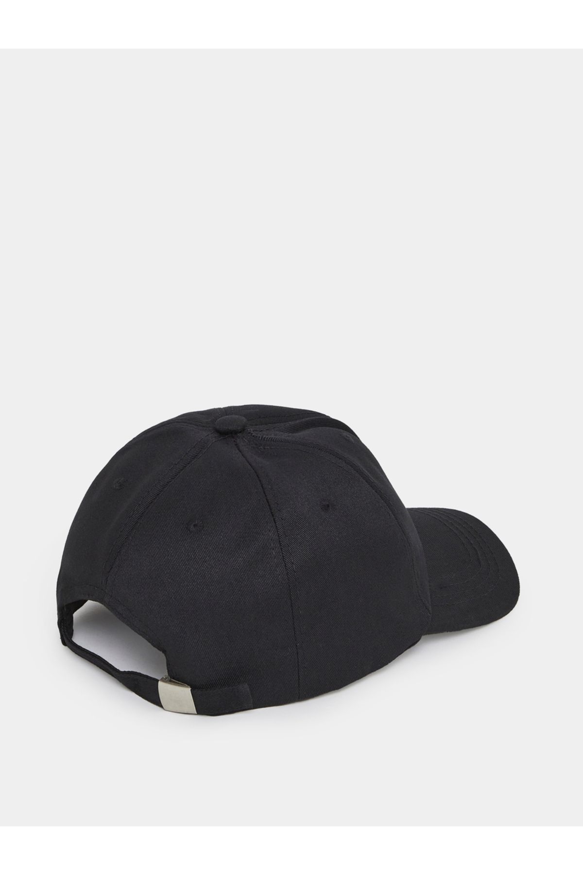 Styli-Contrast Embroidery Detail Baseball Cap 3