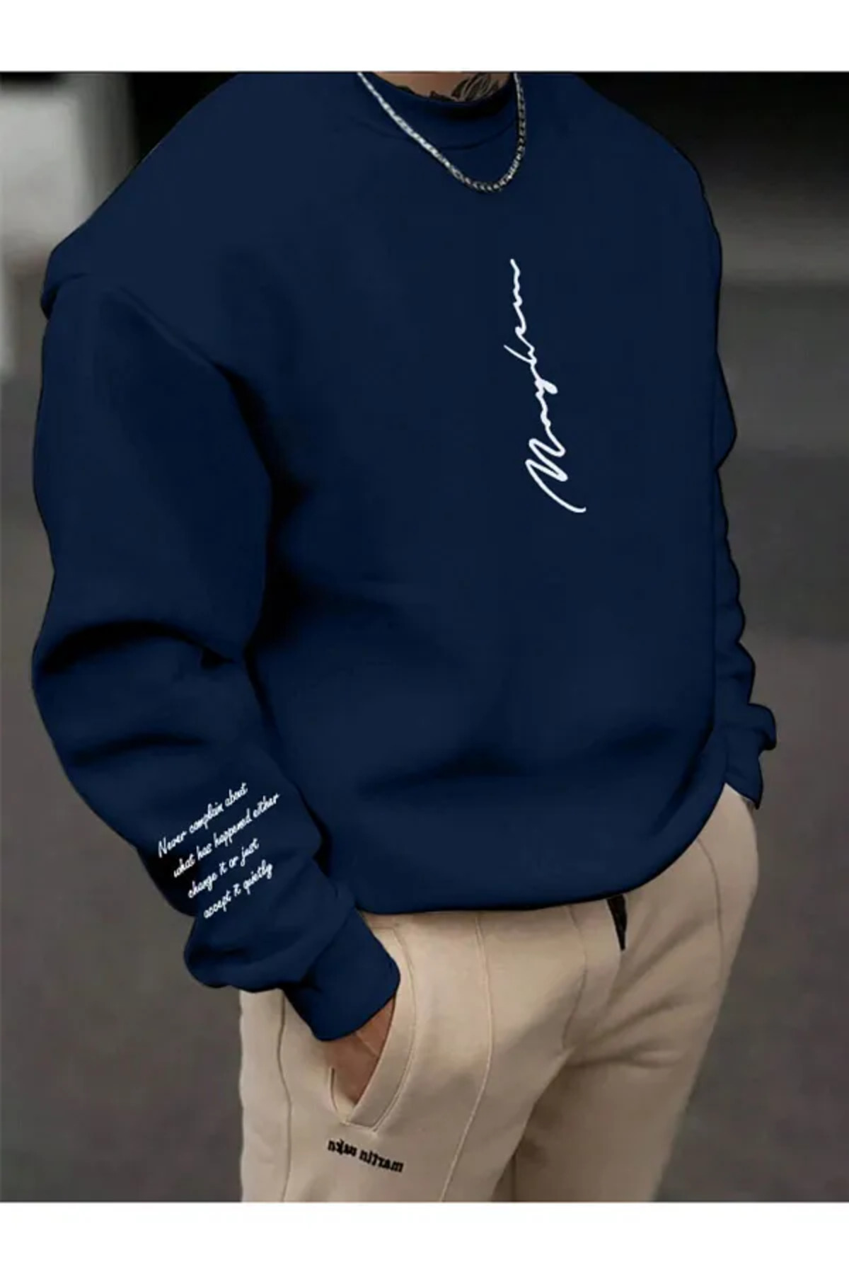 سويت شيرت رقبة دائرية بطباعة إشارة يد رائعة