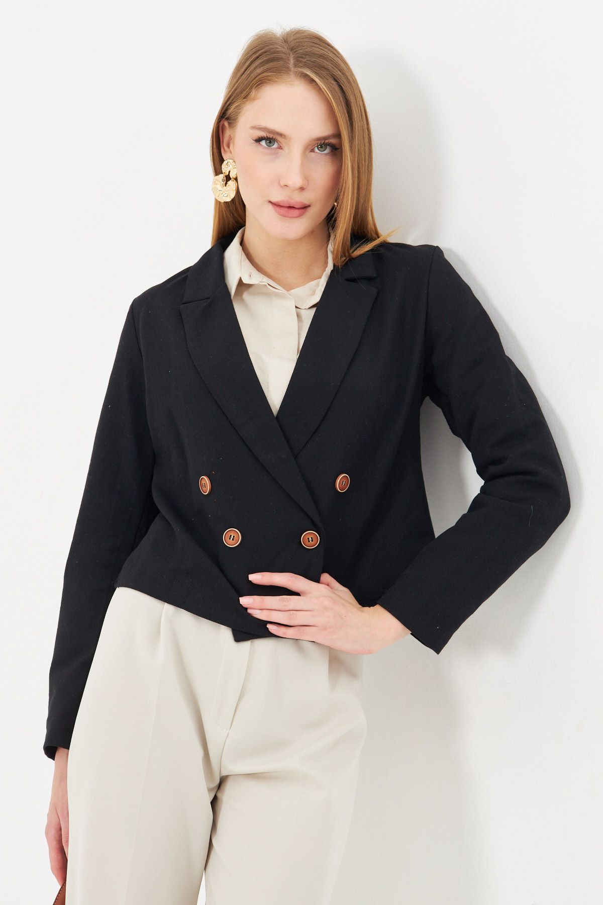 armonika-Women's Black Double Breasted Collar Gabardine Crop Jacket ARM-24Y001010 5