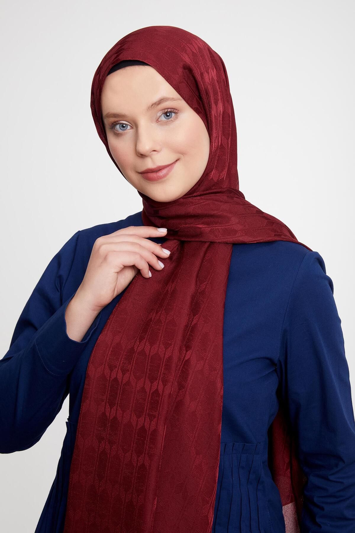 Levidor-Burgundy Geometric Pattern Jacquard Janjan Shawl 3