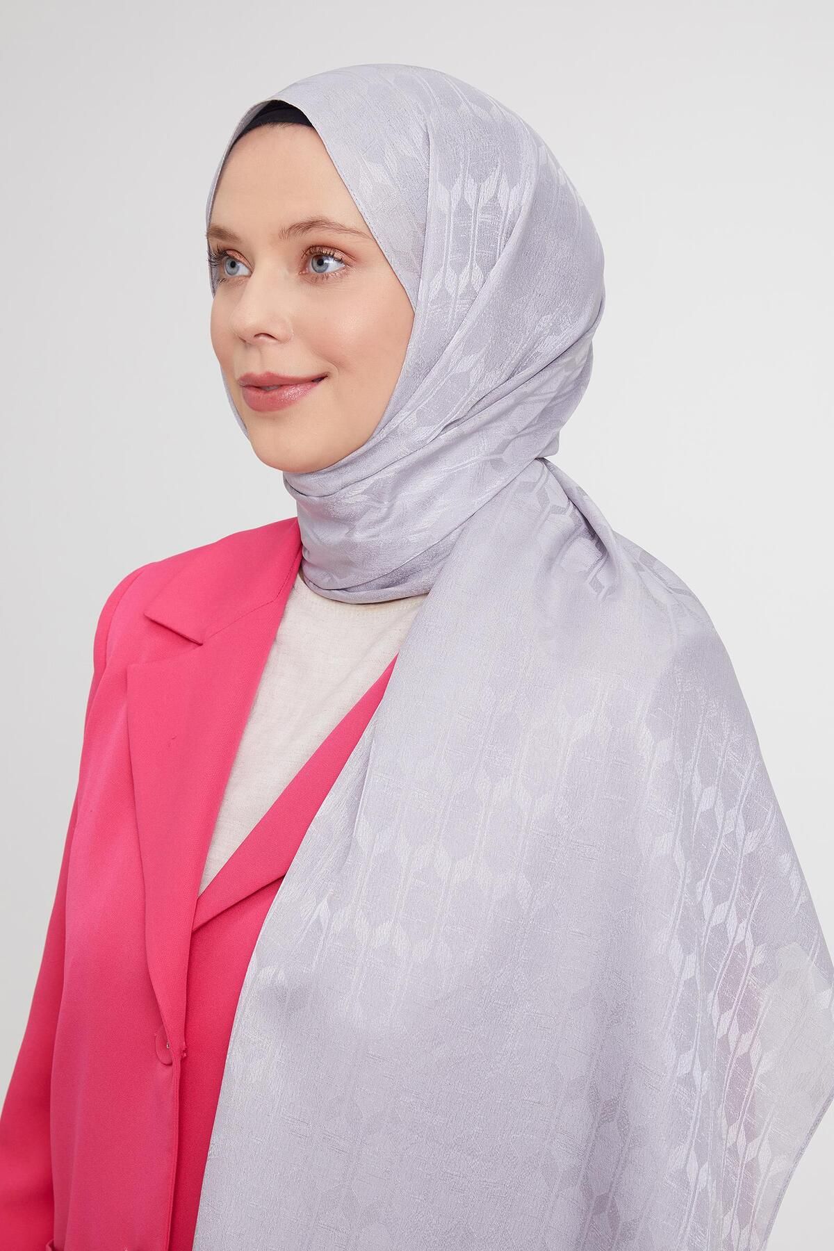 Levidor-Silver Geometric Pattern Jacquard Janjan Shawl 2