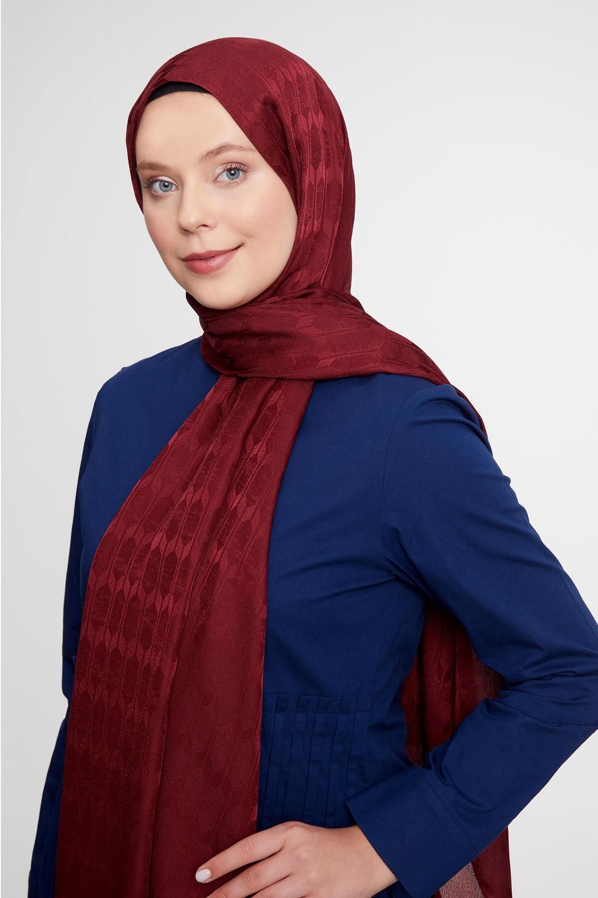 Levidor-Burgundy Geometric Pattern Jacquard Janjan Shawl 2