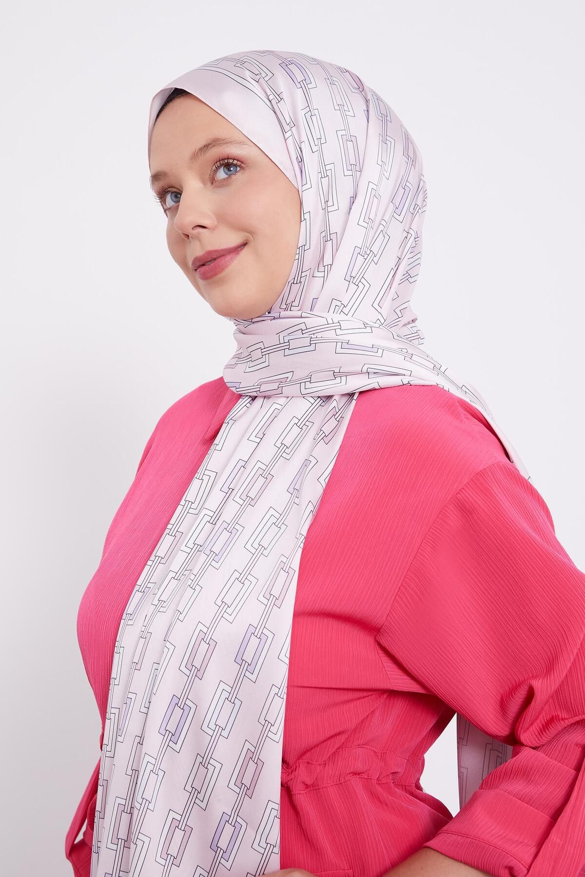 Levidor-Pink Square Chain Pattern Angel Shawl 2