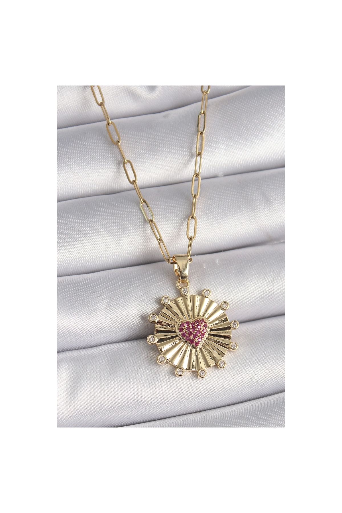 Narnuga 316L Çelik Gold Renk Pembe Zirkon Taşlı Kalp İşleme Madalyon Model Kadın Kolye - TJ-BKO9534