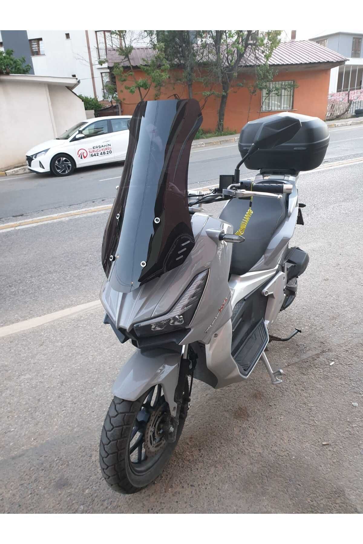 Motolüx Wow 150  Siperlik Ön Cam 2023-2025 Model 55cm Siyah Renkli 4mm KISA SPOR CAM