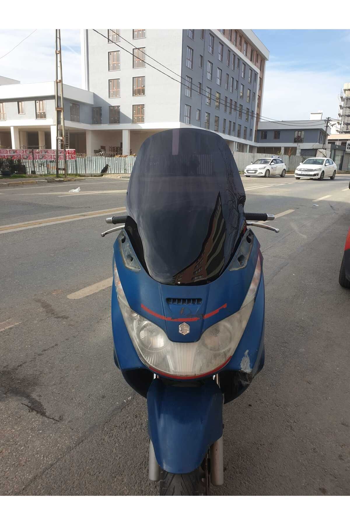 Piaggio X8 200 Siperlik Ön Cam 2004 2006 Model 58cm Siyah Renkli 4mm