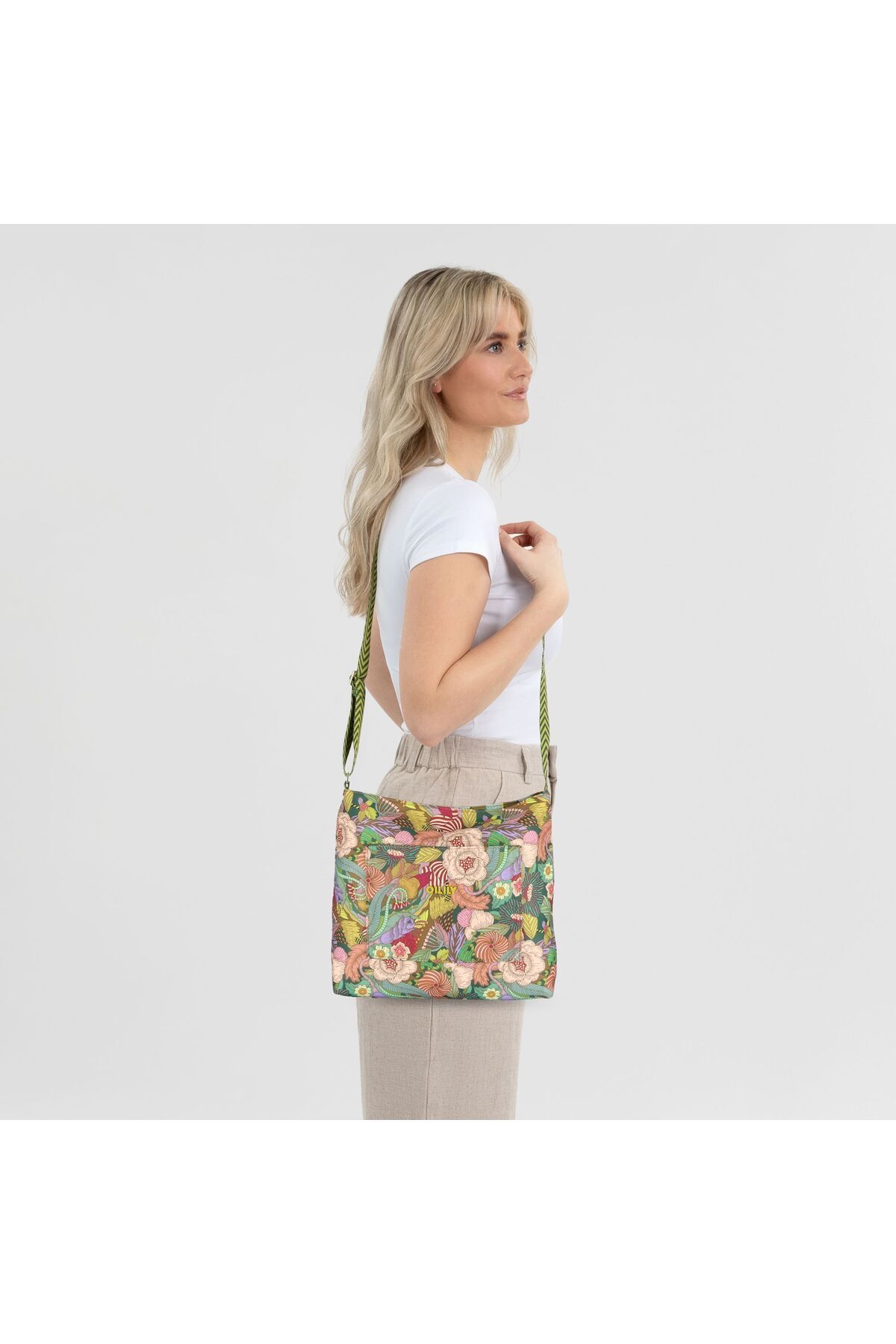 Oilily-Rosel shoulder bag 29 cm with reversible function 6