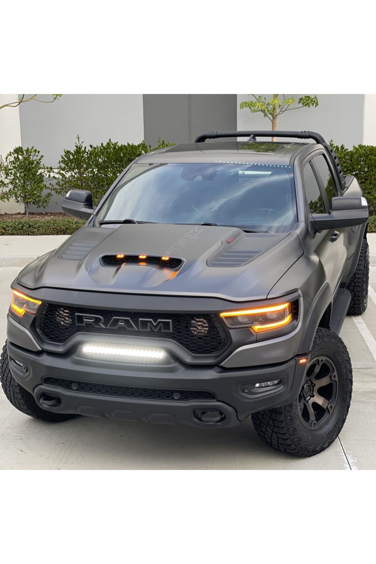 oracle-Dodge Ram 19-25 Rebel/TRX Front Bumper Flush LED Light Bar System, Amber 4